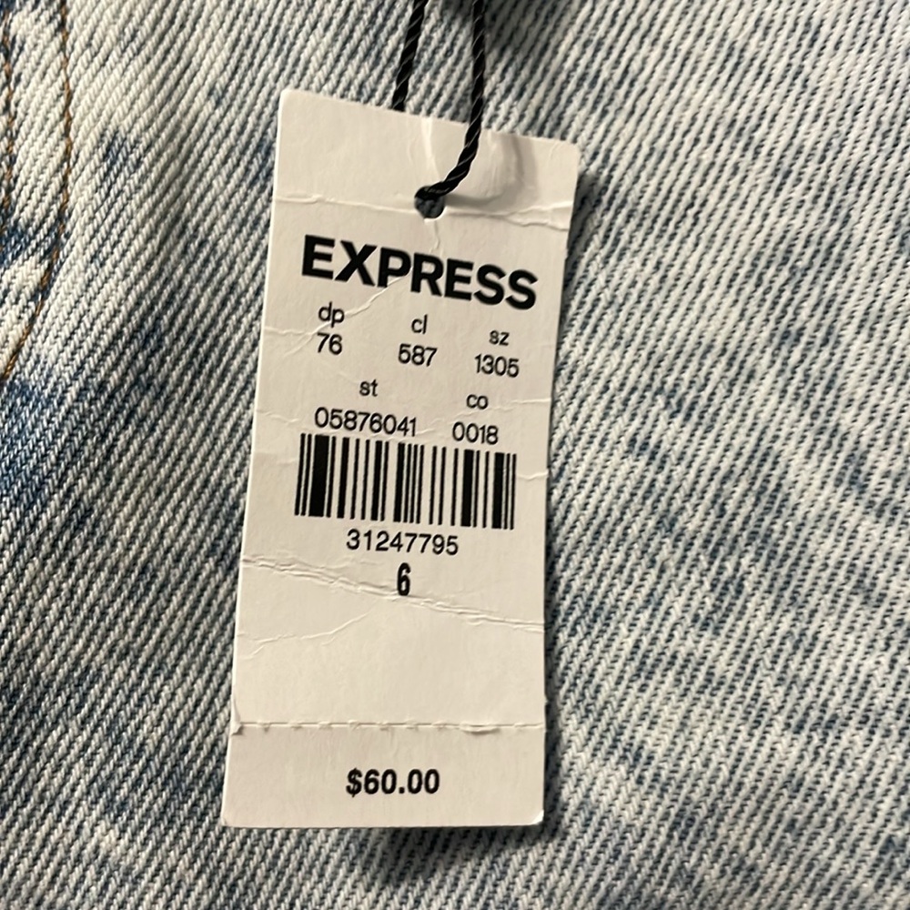 EXPRESS Acid Wash Denim boyfriend mid rise Shorts sz 6 - Picture 2 of 5